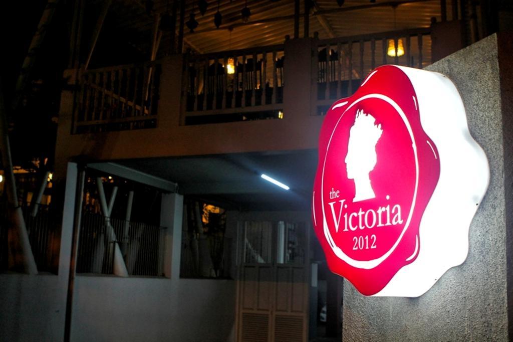 The Victoria Guesthouse Bandung Buitenkant foto