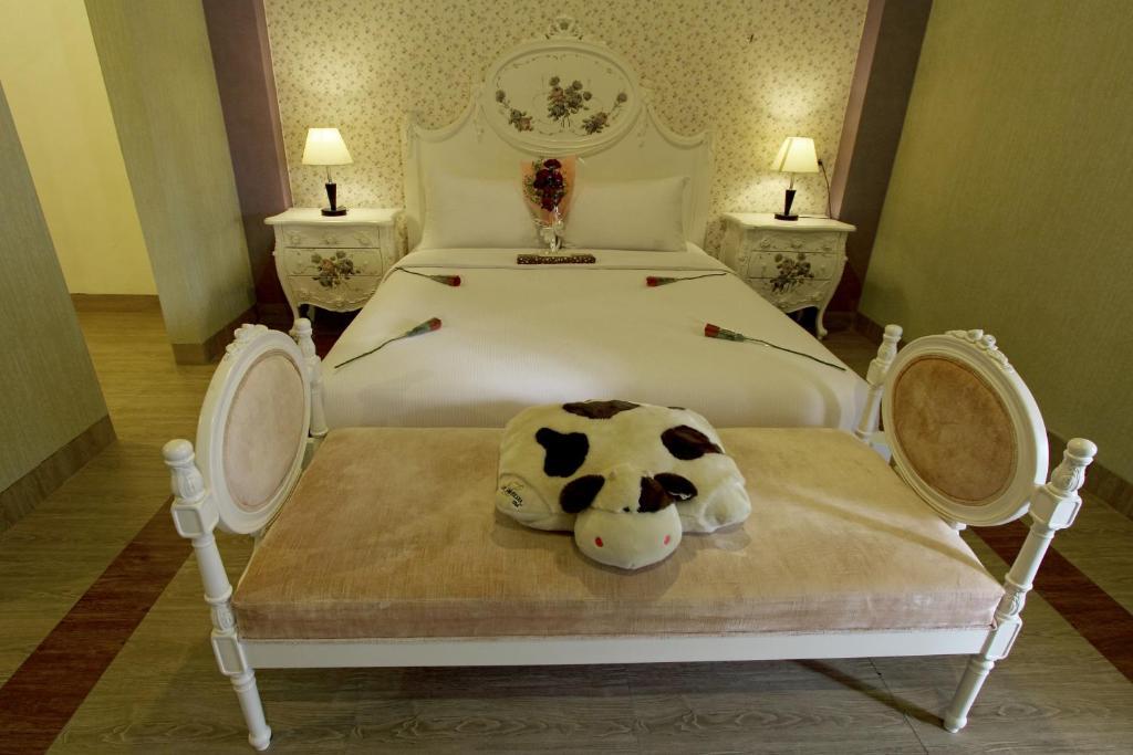 The Victoria Guesthouse Bandung Buitenkant foto