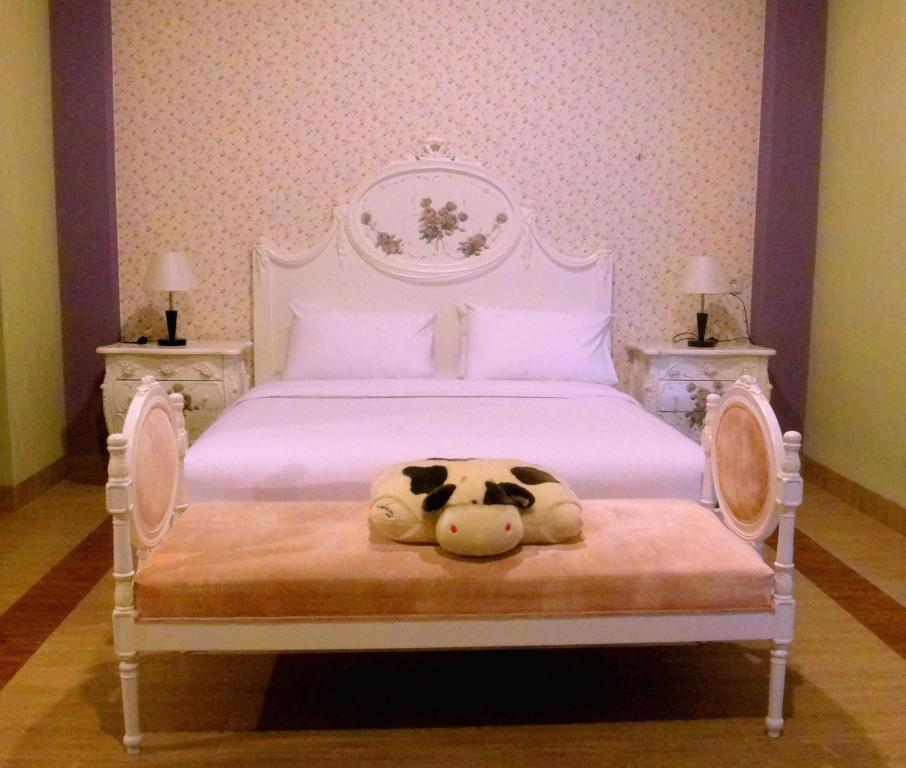 The Victoria Guesthouse Bandung Buitenkant foto