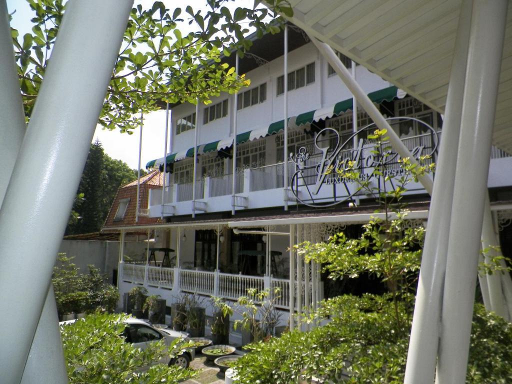 The Victoria Guesthouse Bandung Buitenkant foto