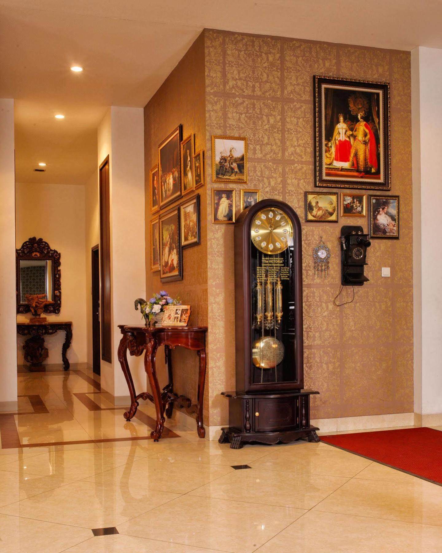 The Victoria Guesthouse Bandung Buitenkant foto